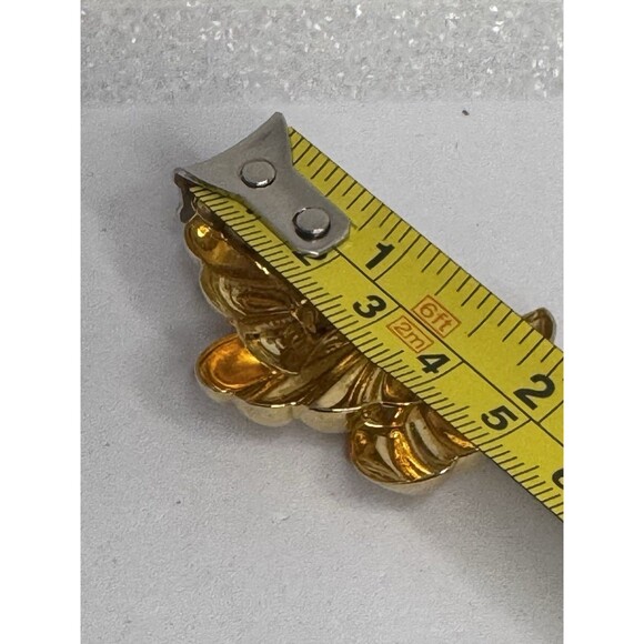 Vintage Elegant Gold Tone Fan Shell Design Clip On Earrings - Picture 3 of 3
